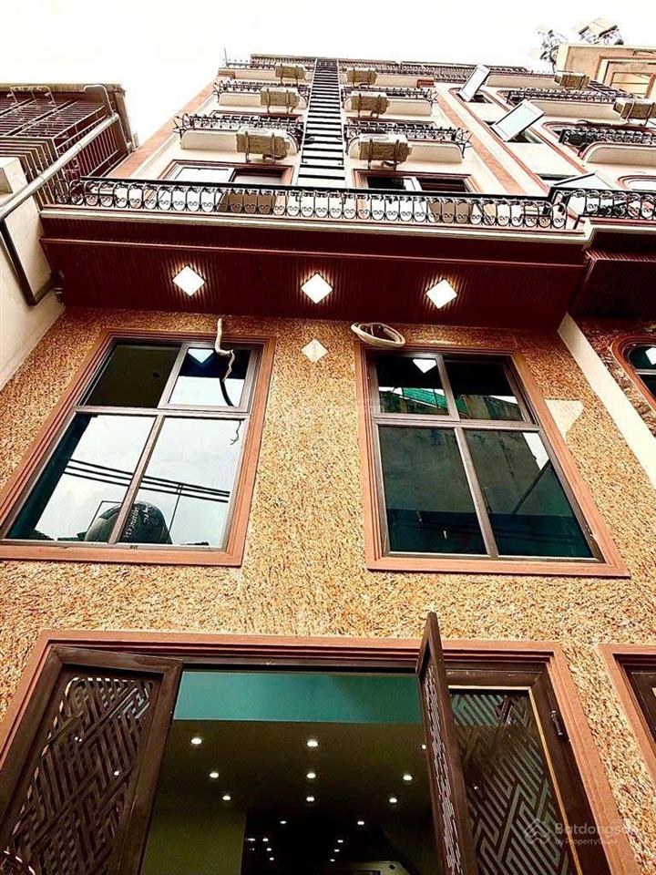Toà căn hộ dịch vụ nghĩa đô 146m2  9 tầng  10m ra ô tô dừng  dòng tiền 2 tỷ/năm  50 ra phố lớn