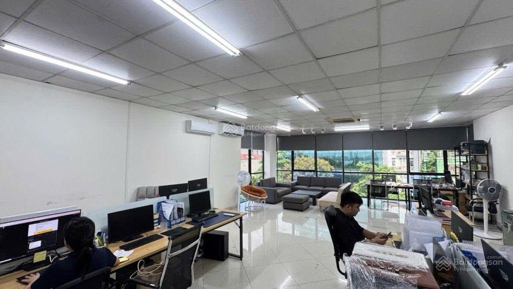 Hiếm  toà bulding mặt phố liễu giai 100m2  7 tầng thang máy vỉa hè đá bóng  kinh doanh khủng