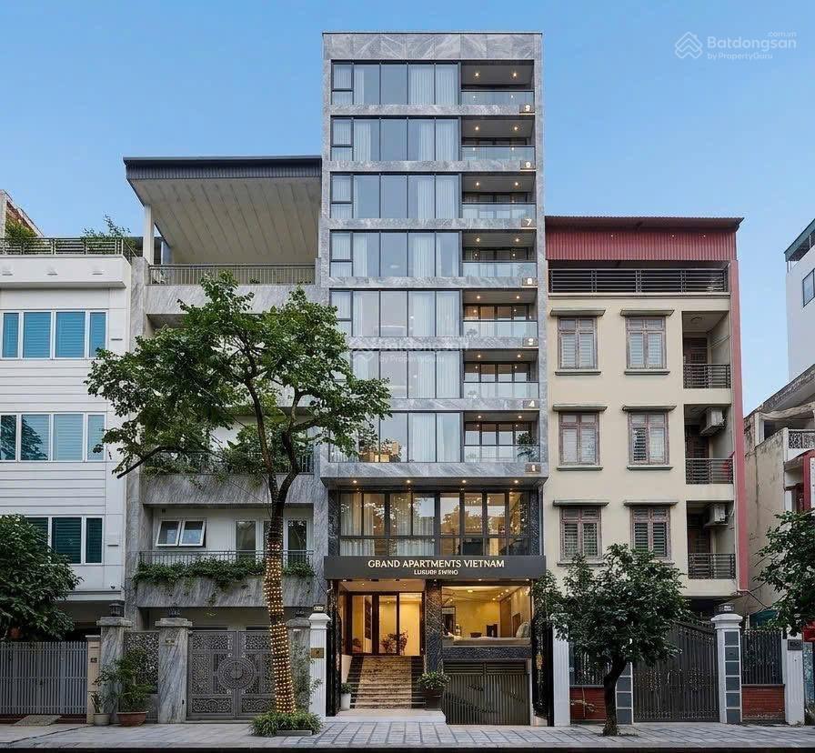 Hiếm  toà bulding mặt phố liễu giai 100m2  7 tầng thang máy vỉa hè đá bóng  kinh doanh khủng