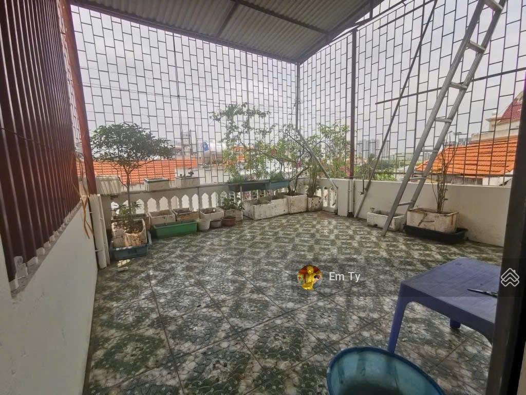 Chủ nhà cần bán gấp để chuyển đổitrung tâm hà đôngôtô sát nhànhà dân xâyngõ rộngdt50m7tỷ6