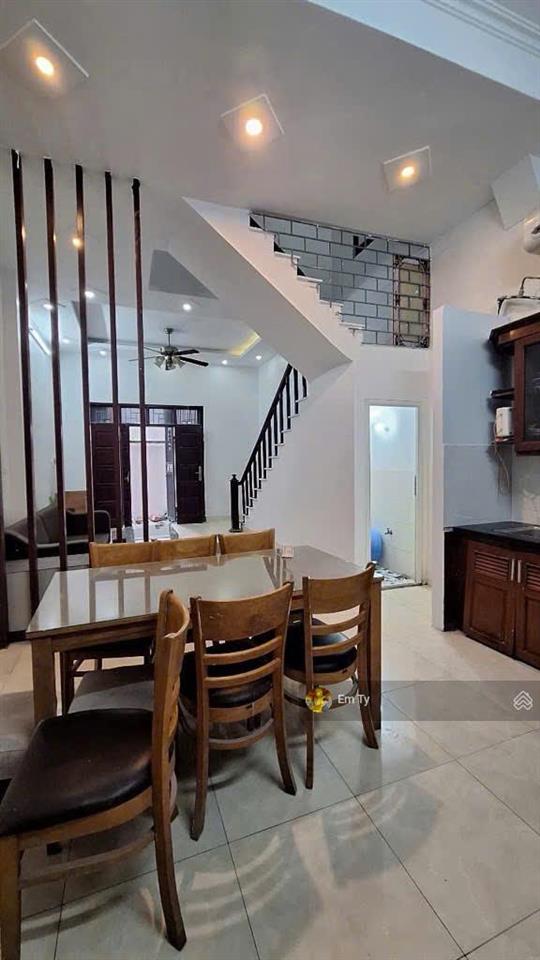 Chủ nhà cần bán gấp để chuyển đổitrung tâm hà đôngôtô sát nhànhà dân xâyngõ rộngdt50m7tỷ6