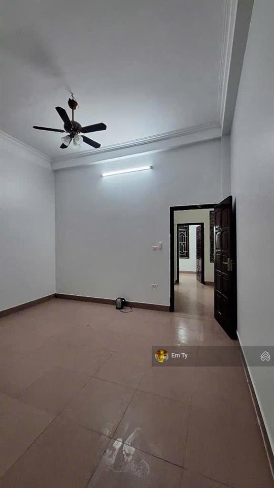 Chủ nhà cần bán gấp để chuyển đổitrung tâm hà đôngôtô sát nhànhà dân xâyngõ rộngdt50m7tỷ6