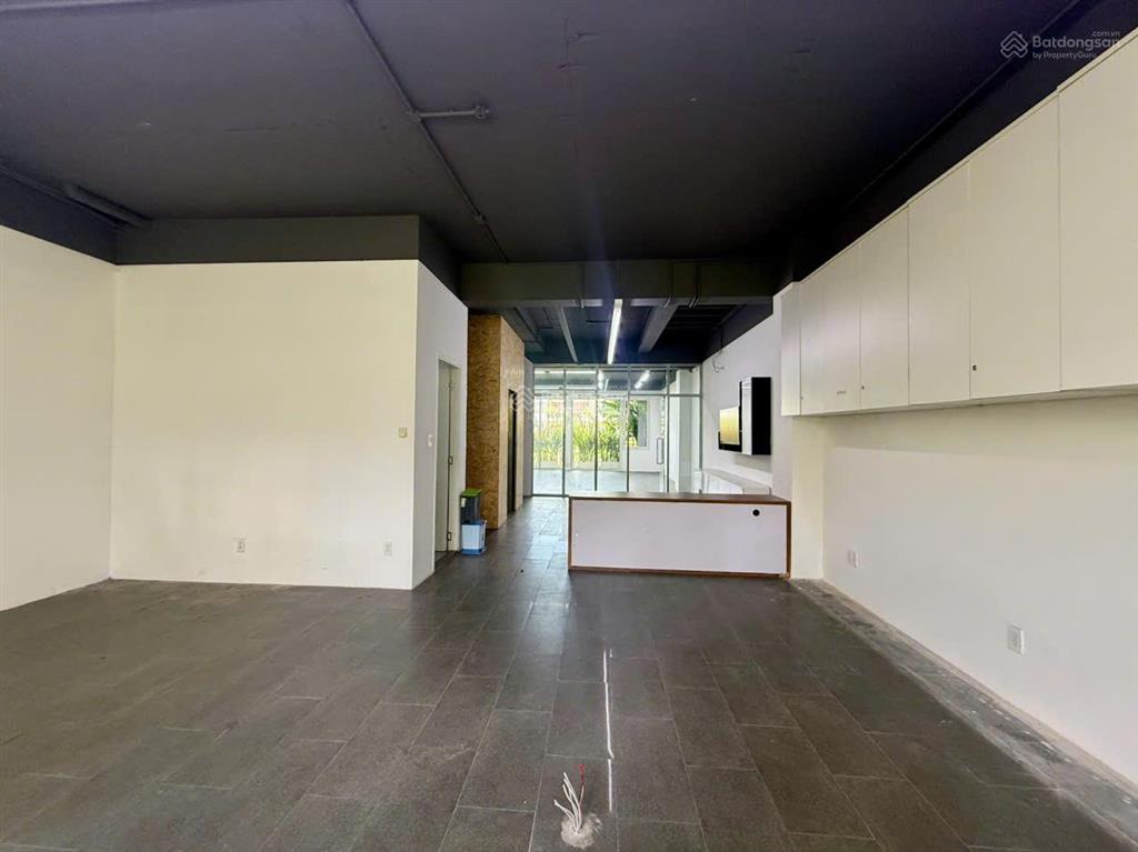 Cho thuê nhà sala 175 triệu, 7.2m x 24m, 5 tầng, nội thất đầy đủ, 693m2