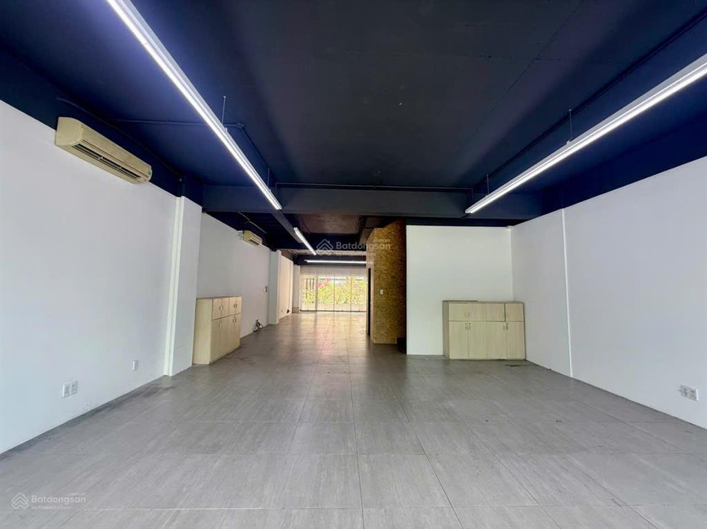 Cho thuê nhà sala 175 triệu, 7.2m x 24m, 5 tầng, nội thất đầy đủ, 693m2
