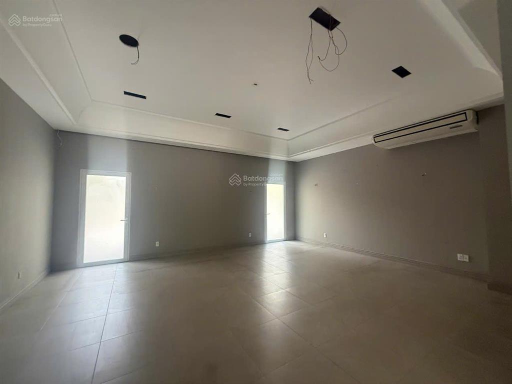 Cho thuê nhà nguyễn cơ thạch full nội thất, gần 700m2, 6 tầng, 170 triệu