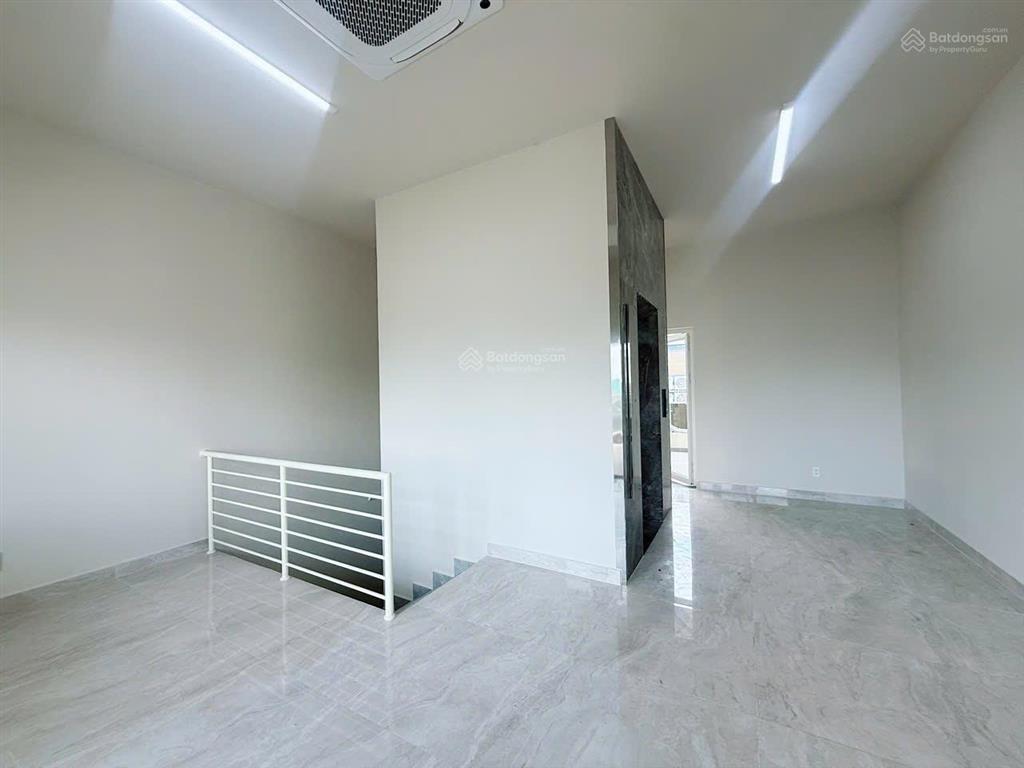 Cho thuê nhà phố sala thủ thiêm hầm riêng, 5 tầng, 110tr , máy lạnh, thang máy đầy đủ