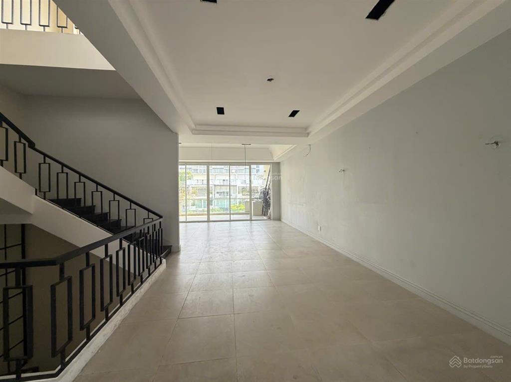 Cho thuê nhà phố tm (shophouse) nguyễn cơ thạch full nội thất, gần 700m2, 6 tầng, 170 triệu