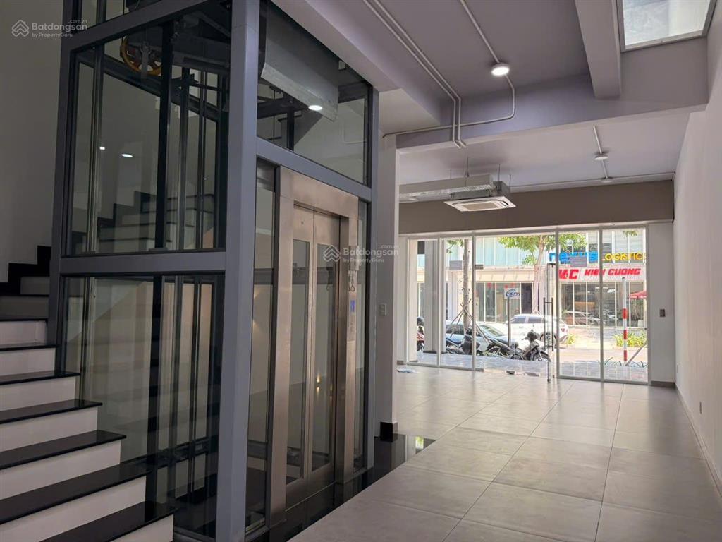 Chính chủ cho thuê mặt bằng shophouse sala, giá tốt 105 triệu, hỗ trợ 1 tháng set up