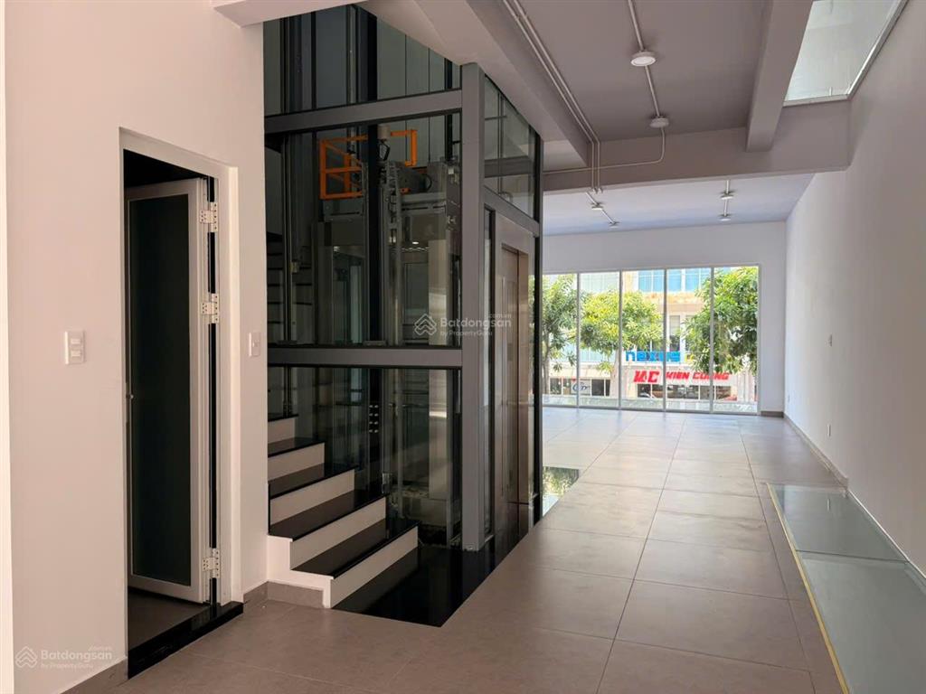Chính chủ cho thuê mặt bằng shophouse sala, giá tốt 105 triệu, hỗ trợ 1 tháng set up