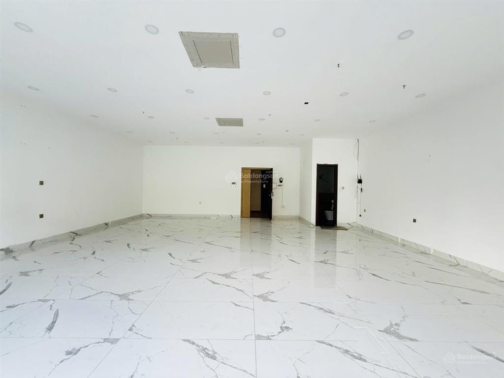 Cho thuê shophouse sala 240m2  3 tầng giá 90 tr/th, em cầm sẵn chìa khóa xem giờ nào cũng được