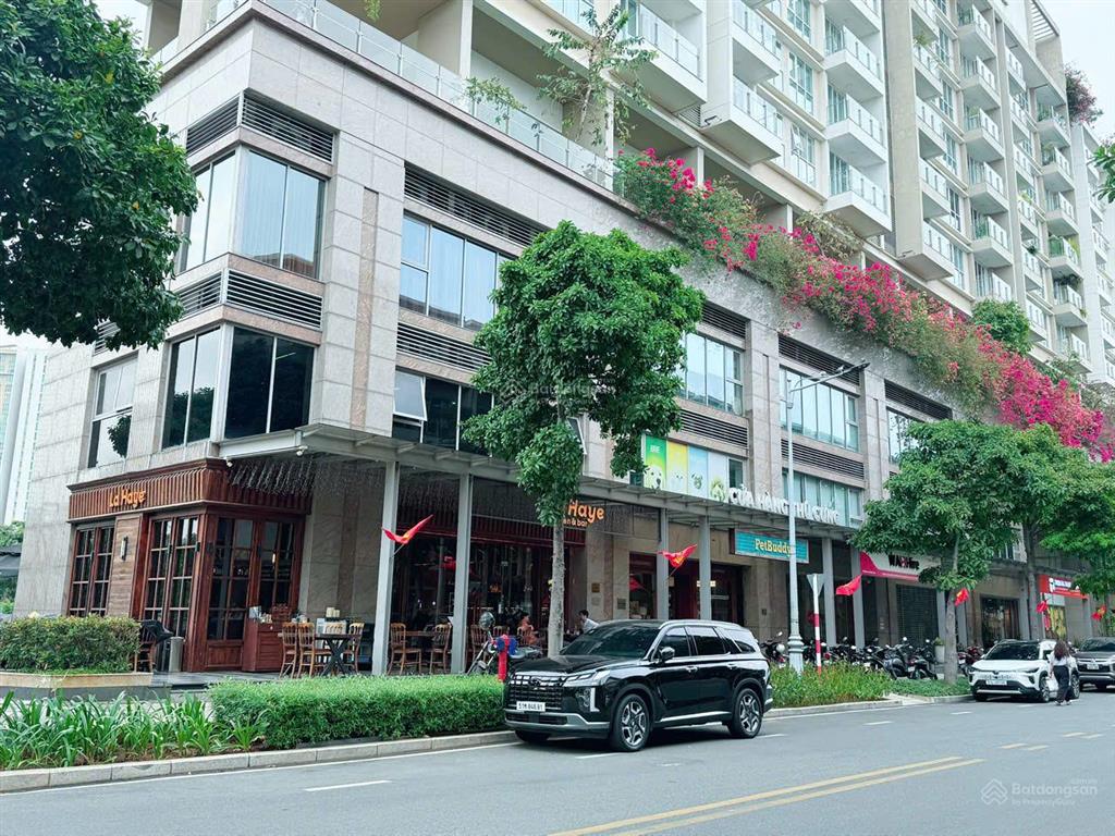 Cho thuê shophouse sala 240m2  3 tầng giá 90 tr/th, em cầm sẵn chìa khóa xem giờ nào cũng được