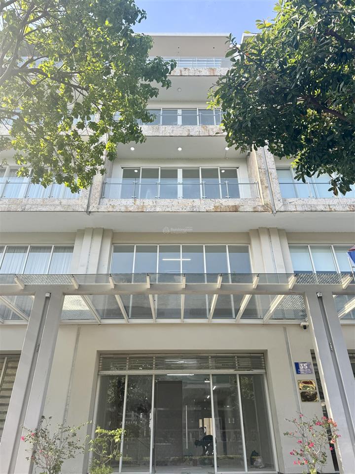 Cho thuê mặt bằng (shophouse) sala 5 tầng và 1 hầm, 526m2, đầy đủ nội thất, thang máy, máy lạnh