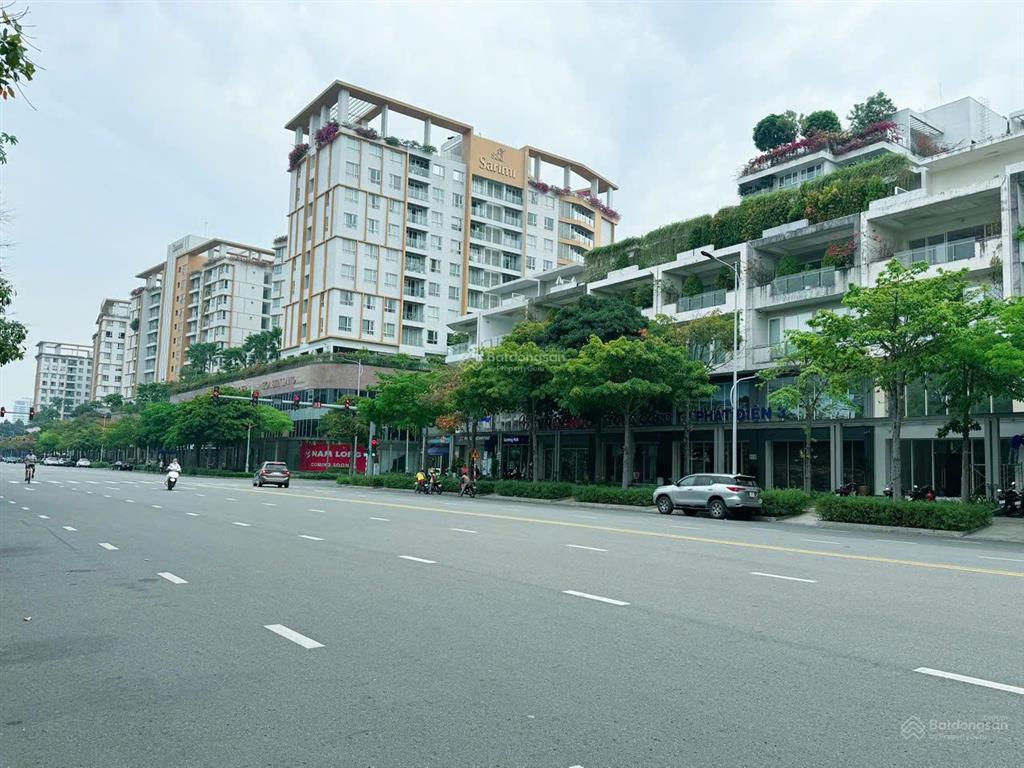 Cho thuê mặt bằng (shophouse) căn góc 3 mặt tiền sala, 5 tầng và 1 hầm, 560m2, có thang máy