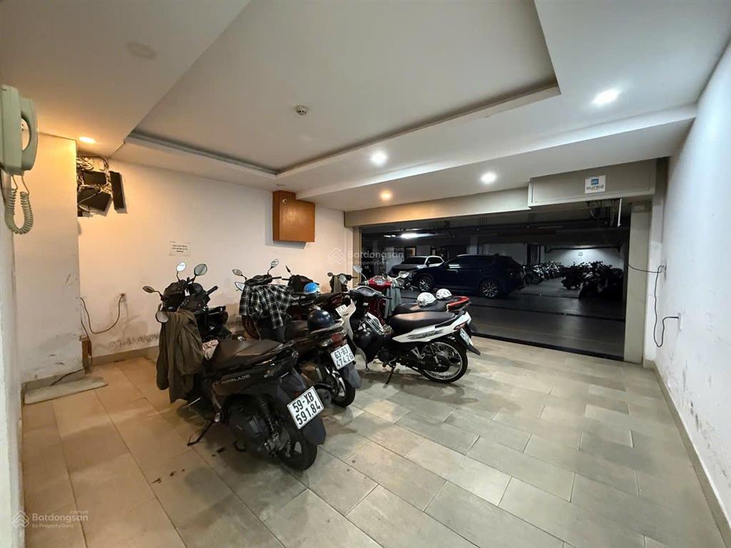 Cho thuê mặt bằng (shophouse) sala 5 tầng và 1 hầm, 526m2, đầy đủ nội thất, thang máy, máy lạnh