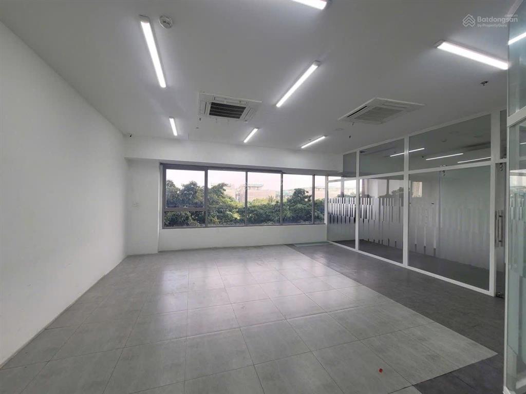 Cho thuê shophouse sala 3 tầng giá 140 tr, 300m2, bàn giao đầy đủ nội thất, mt công viên