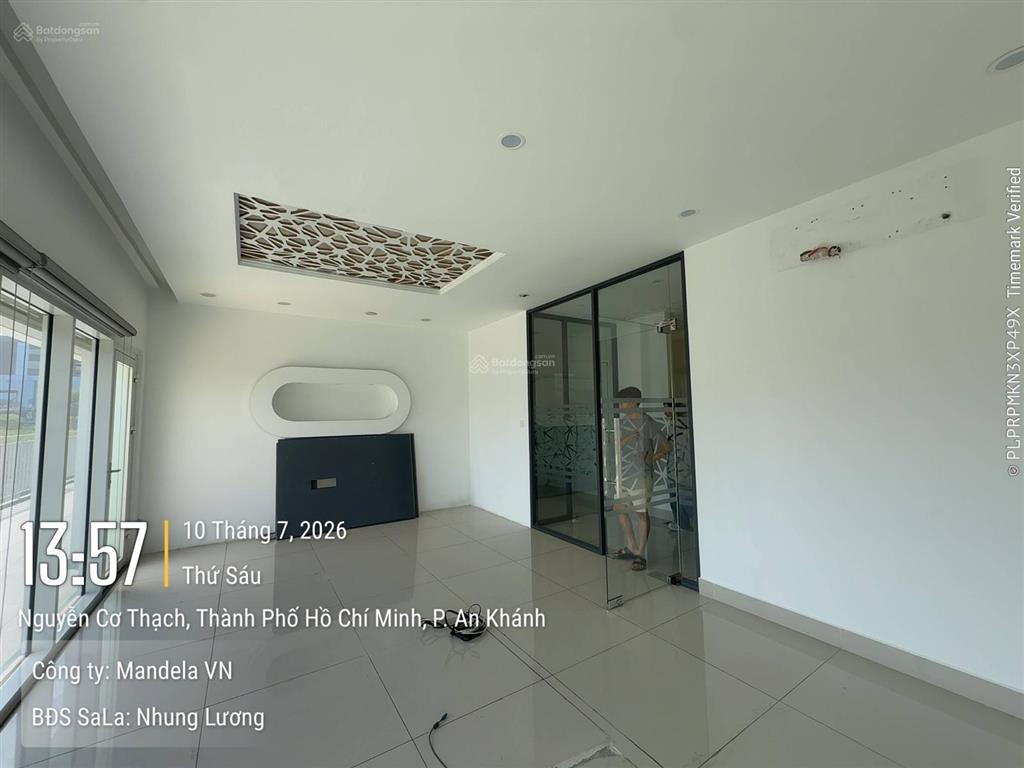 Cho thuê nhà phố nguyễn cơ thạch hầm + 5 tầng, dtsd 693m2, có máy lạnh, thang máy đầy đủ