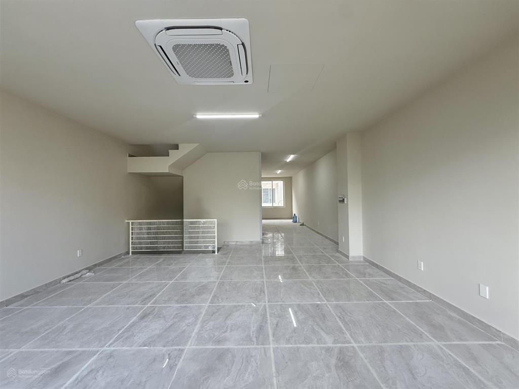 Cho thuê nhà phố sala 5 tầng và 1 hầm, 500m2, đầy đủ nội thất, thang máy, máy lạnh