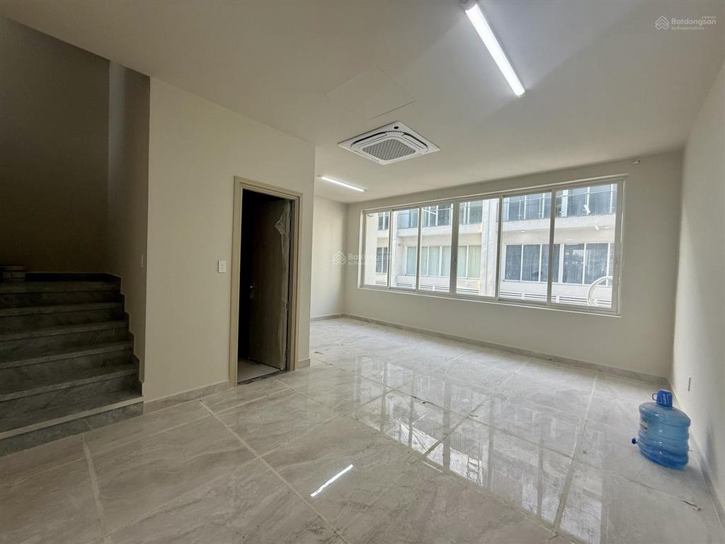 Cho thuê nhà phố sala 5 tầng và 1 hầm, 500m2, đầy đủ nội thất, thang máy, máy lạnh