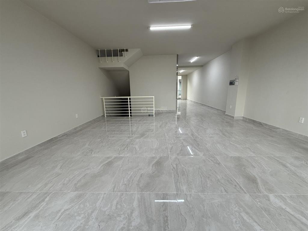 Cho thuê nhà phố sala 5 tầng và 1 hầm, 500m2, đầy đủ nội thất, thang máy, máy lạnh