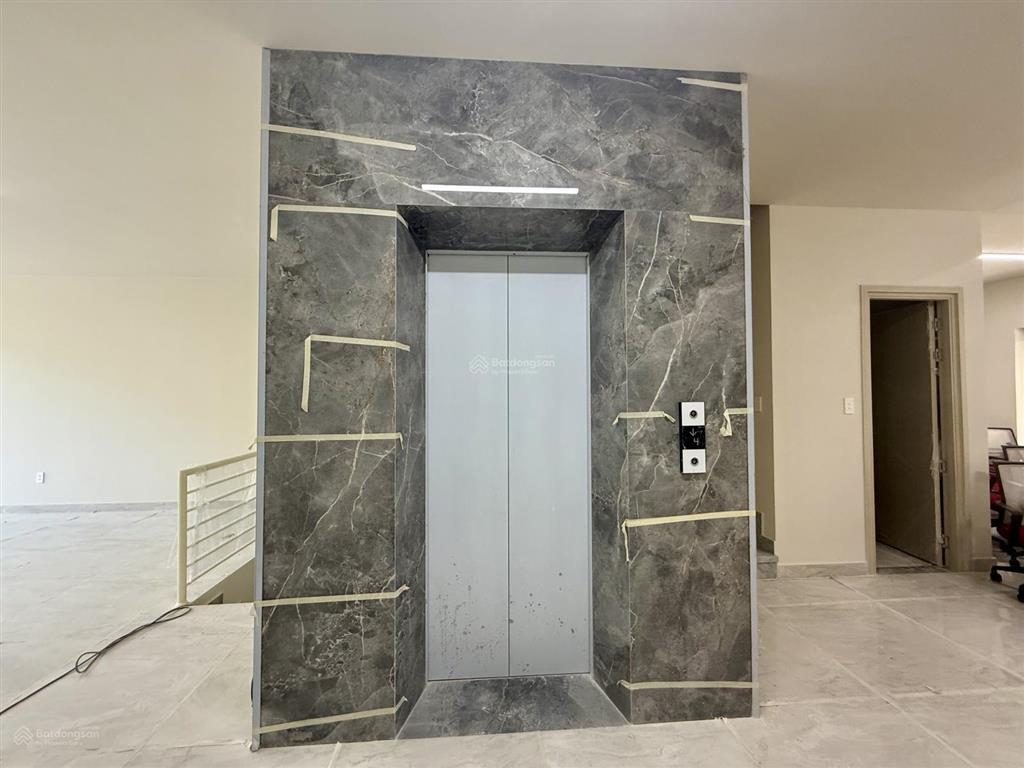 Cho thuê nhà phố sala 5 tầng và 1 hầm, 500m2, đầy đủ nội thất, thang máy, máy lạnh
