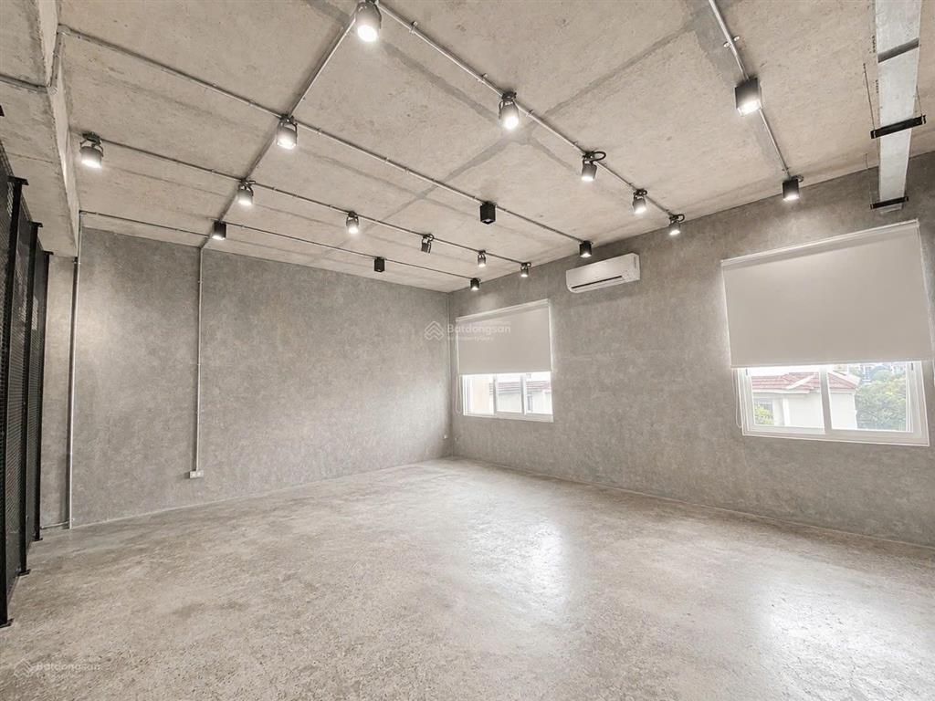 Cho thuê nhà phố mt nguyễn cơ thạch, 693m2, nội thất đầy đủ, hoàn thiện đẹp