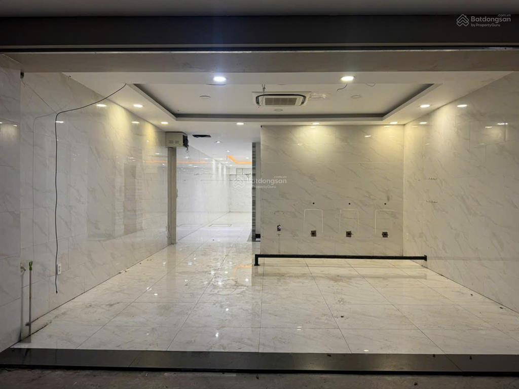 Cho thuê nhà phố sala có máy lạnh, thang máy, nhà đang trống nhận ngay được