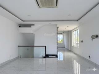 Cho thuê nhà phố sala có máy lạnh, thang máy, nhà đang trống nhận ngay được