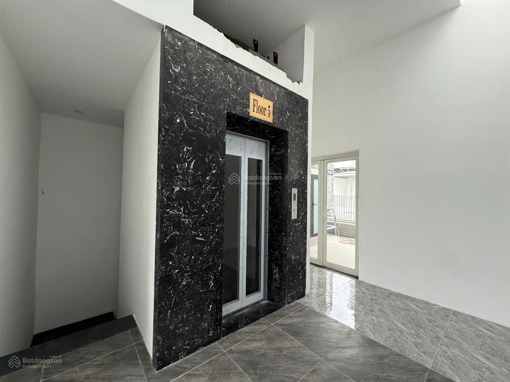 Cho thuê mặt bằng (shophouse) sala hoàn thiện đẹp, có thang máy, máy lạnh đầu đủ.