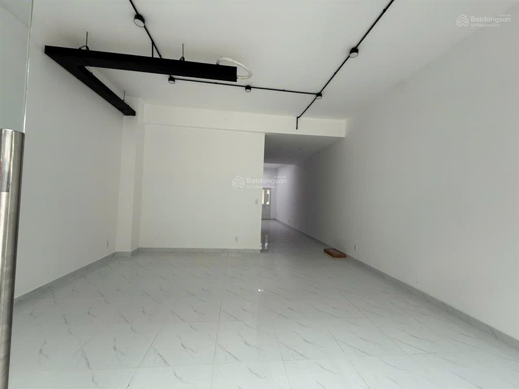 Cho thuê mặt bằng (shophouse) sala hoàn thiện đẹp, có thang máy, máy lạnh đầu đủ.