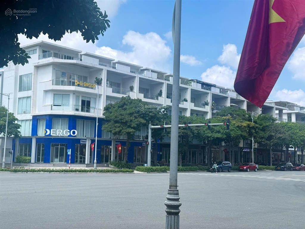 Cho thuê văn phòng tầng 5 140m2 65tr tại đường nguyễn cơ thạch sala quận2