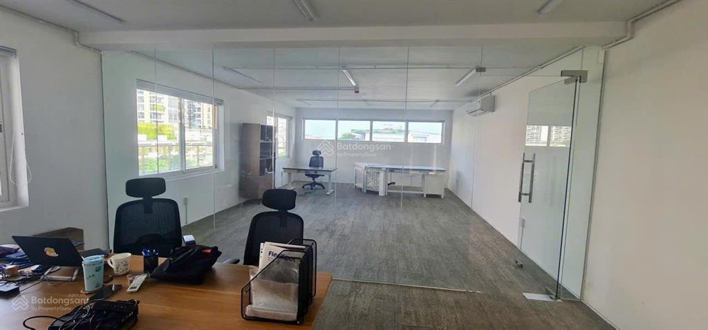 Cho thuê văn phòng tầng 5 140m2 65tr tại đường nguyễn cơ thạch sala quận2