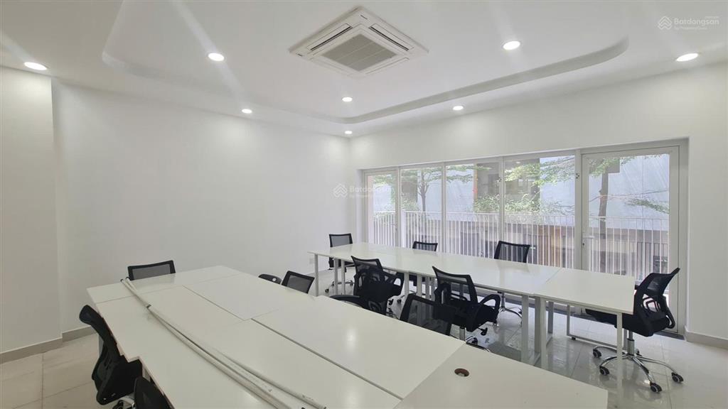 Cho thuê văn phòng 100m2 khu đô thị sala quận 2 đầy đủ nội thất, máy lạnh