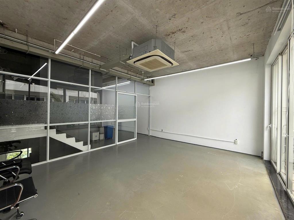 Cho thuê văn phòng 85m2 khu đô thị sala 28 triệu