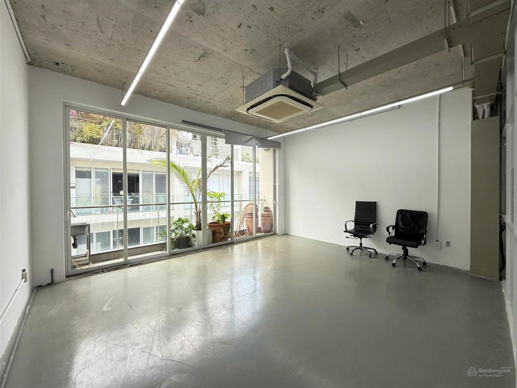 Cho thuê văn phòng 85m2 khu đô thị sala 28 triệu