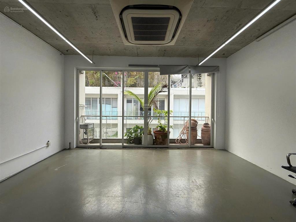 Cho thuê văn phòng 85m2 khu đô thị sala 28 triệu
