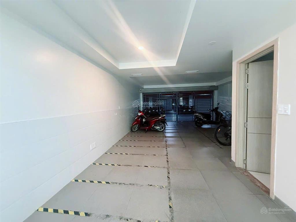 Cho thuê văn phòng sala 110m2 nội thất cơ bản 30 triệu