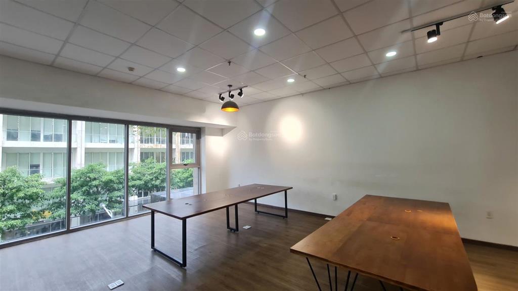 Shophouse giá hời sala  240m2  90 triệu/th xem nhà ngay