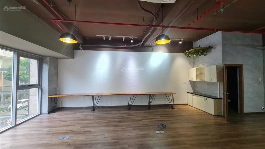 Shophouse giá hời sala  240m2  90 triệu/th xem nhà ngay