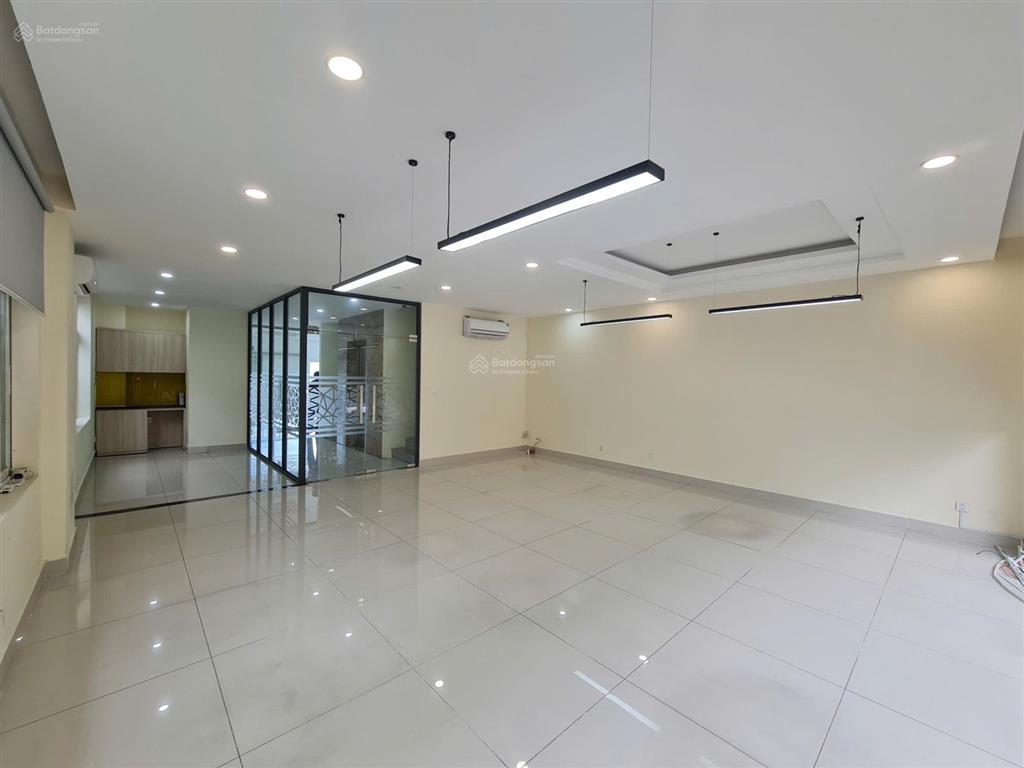 Sàn văn phòng sala  126m2  đường nguyễn cơ thạch