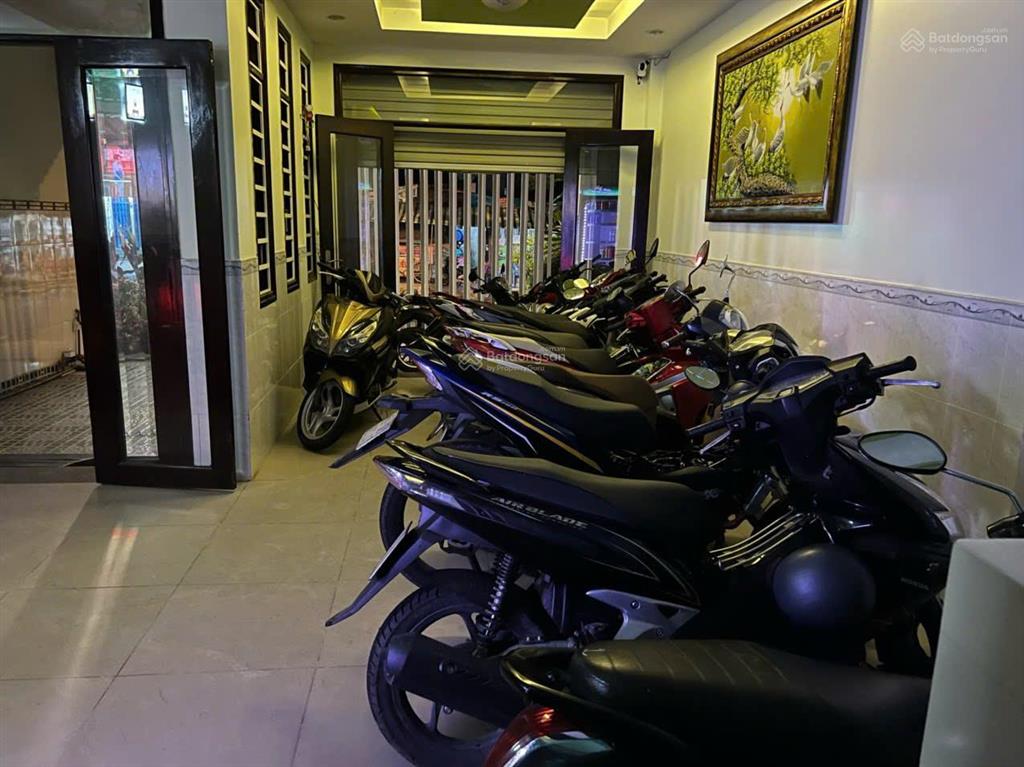 Cơ hội sở hữu khách sạn 96m2 đang khai thác tốt tại khu dân cư bình hưng, đối diện bến xe q8