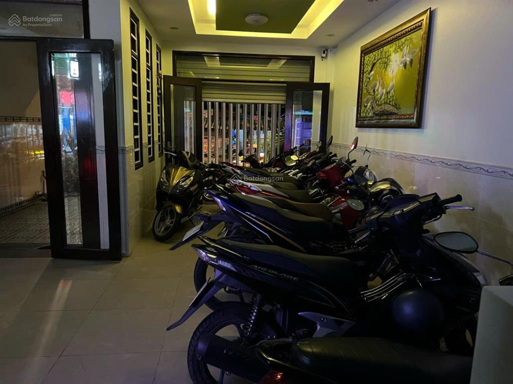 Cơ hội sở hữu khách sạn 96m2 đang khai thác tốt tại khu dân cư bình hưng, đối diện bến xe q8