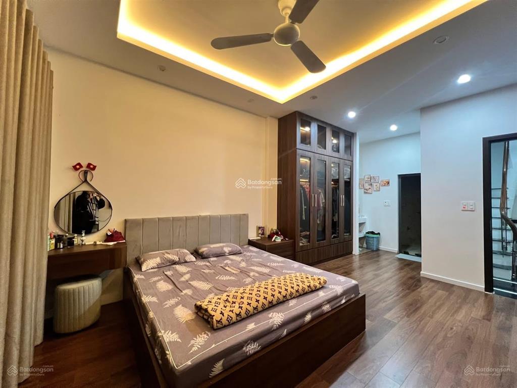 Nhà đội cấn, dt 60m2 * 5tmt 5m. ngõ rộng, thông  kinh doanh nhỏ  2 thoáng  30m ra ô tô  13 tỷ
