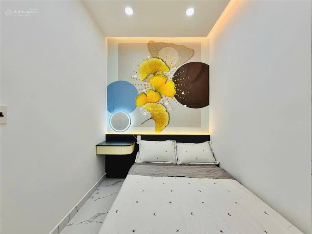 Bán gấp căn nhà ở đường tạ quang bửu, quận 8, dt 8x18m, nhà hiện tại đang cho thuê 15tr/tháng