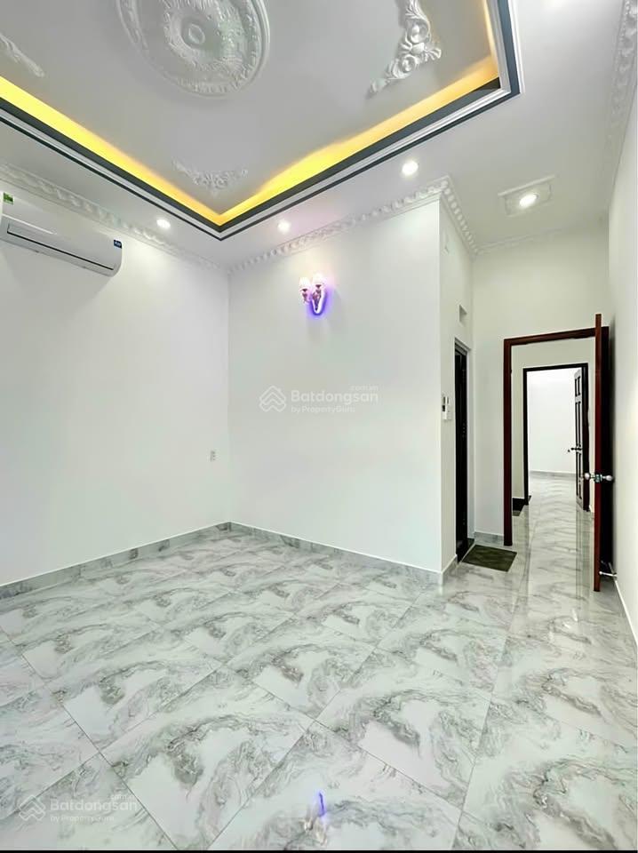 Chính chủ cần sang nhượng lại căn nhà tại đường bùi minh trực, quận 8, dt 6x20m giá 7 tỷ