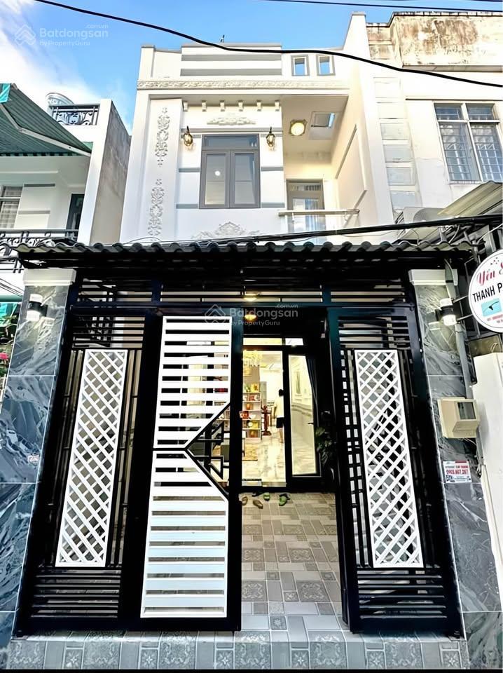 Chính chủ cần sang nhượng lại căn nhà tại đường bùi minh trực, quận 8, dt 6x20m giá 7 tỷ