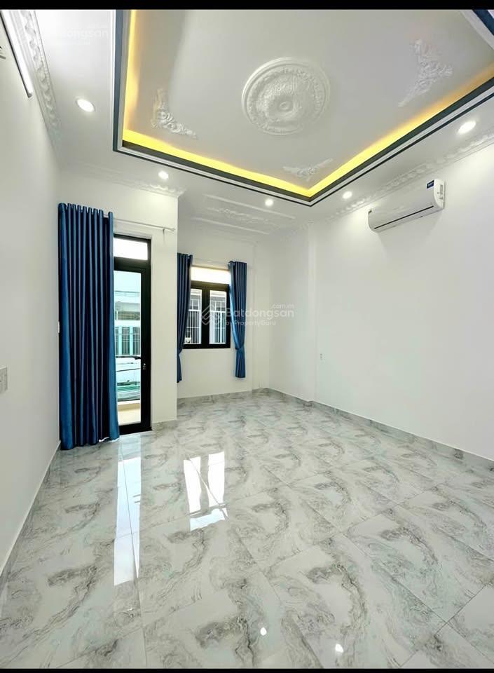 Chính chủ cần sang nhượng lại căn nhà tại đường bùi minh trực, quận 8, dt 6x20m giá 7 tỷ