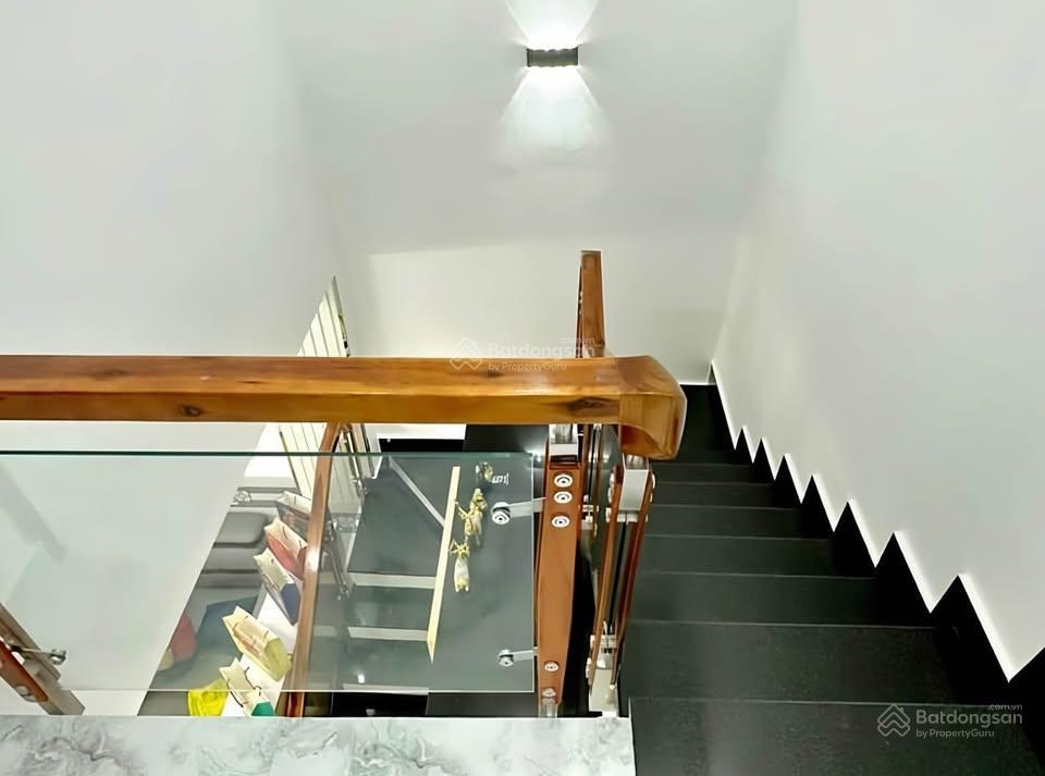 Chính chủ cần sang nhượng lại căn nhà tại đường bùi minh trực, quận 8, dt 6x20m giá 7 tỷ