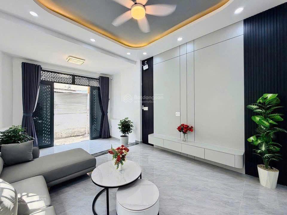 Chính chủ cần bán gấp căn nhà ngay đường cao lỗ quận 8, dt 60m2, đang cho thuê mỗi tháng 14tr/tháng