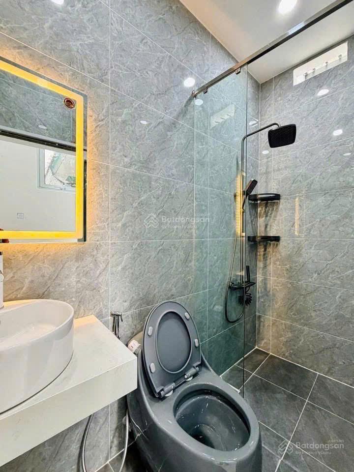 Chính chủ cần bán gấp căn nhà ngay đường cao lỗ quận 8, dt 60m2, đang cho thuê mỗi tháng 14tr/tháng