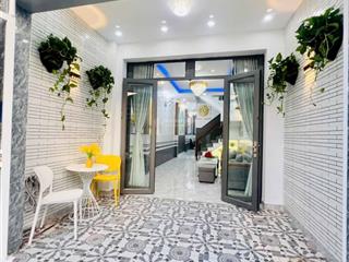 Chính chủ bán gấp căn nhà ngay trên đường hậu giang, q6 dt 4x16m2